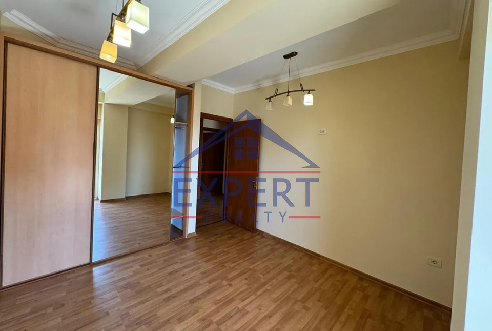 ԿԵՆՏՐՈՆ, ԿՈՂԲԱՑՈՒ ՓՈՂՈՑ, 4 ՍԵՆՅԱԿ