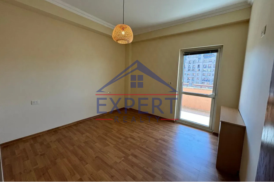 ԿԵՆՏՐՈՆ, ԿՈՂԲԱՑՈՒ ՓՈՂՈՑ, 4 ՍԵՆՅԱԿ