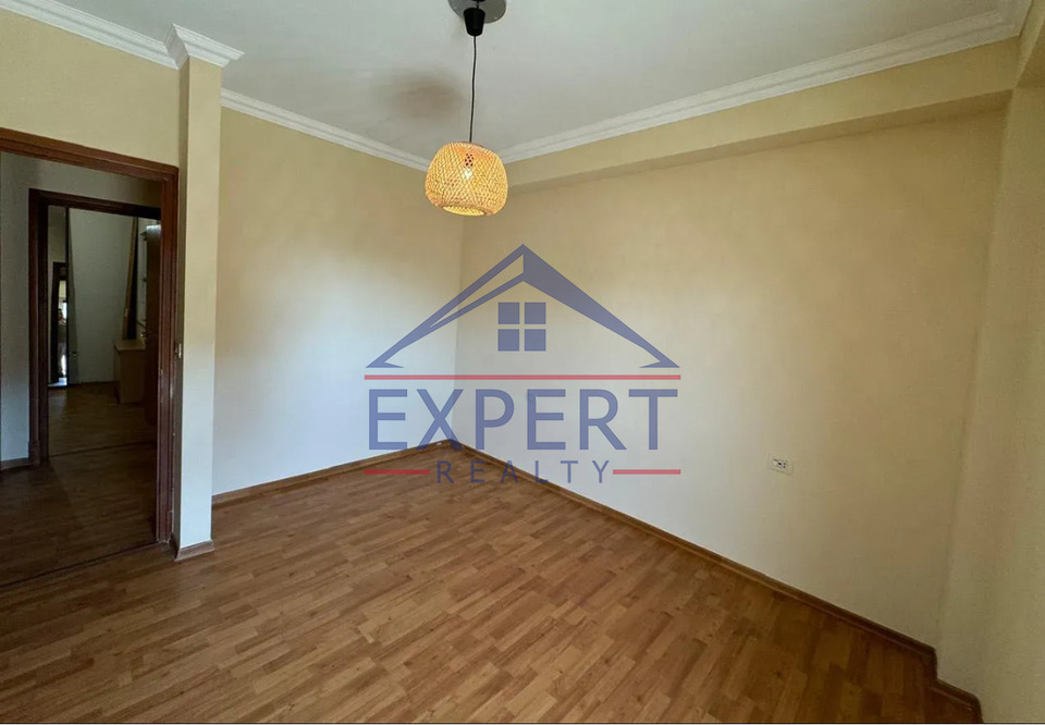 ԿԵՆՏՐՈՆ, ԿՈՂԲԱՑՈՒ ՓՈՂՈՑ, 4 ՍԵՆՅԱԿ