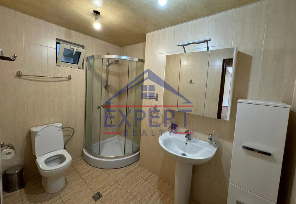 ԿԵՆՏՐՈՆ, ԿՈՂԲԱՑՈՒ ՓՈՂՈՑ, 4 ՍԵՆՅԱԿ