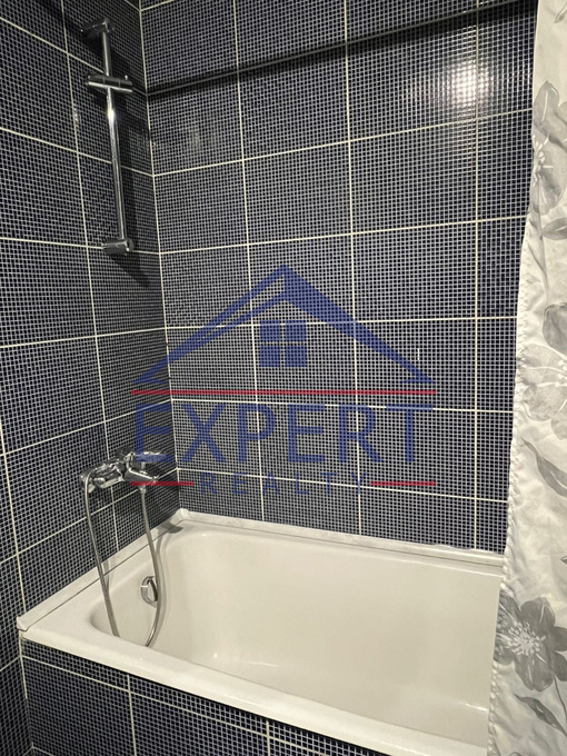 ԿԵՆՏՐՈՆ, ՊՈՒՇԿԻՆ ՓՈՂՈՑ, 1 ՍԵՆՅԱԿ