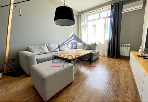 ԿԵՆՏՐՈՆ, ՉԱՐԵՆՑԻ ՓՈՂՈՑ, 2 ՍԵՆՅԱԿ