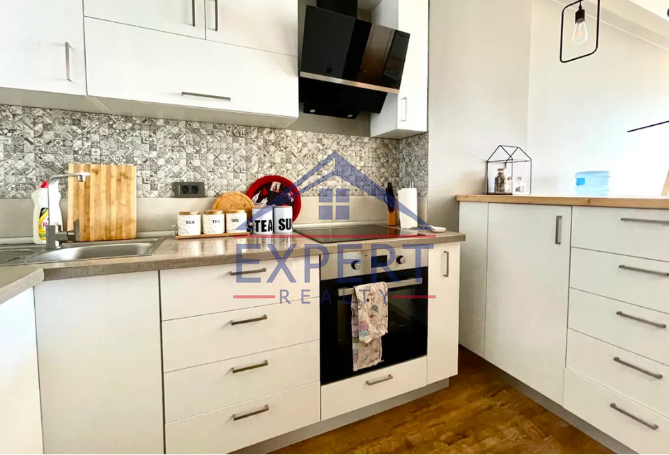 ԿԵՆՏՐՈՆ, ՉԱՐԵՆՑԻ ՓՈՂՈՑ, 2 ՍԵՆՅԱԿ