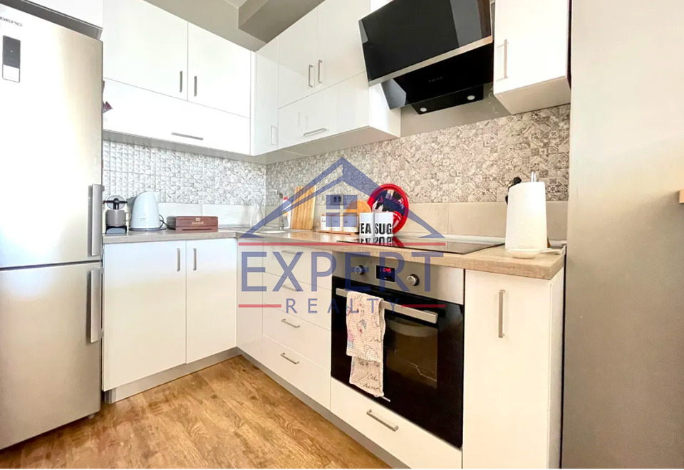 ԿԵՆՏՐՈՆ, ՉԱՐԵՆՑԻ ՓՈՂՈՑ, 2 ՍԵՆՅԱԿ