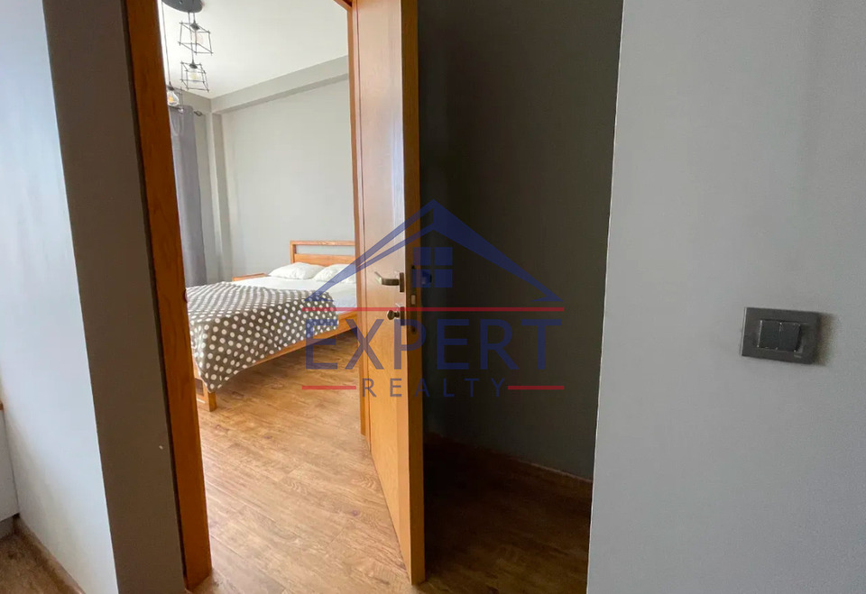 ԿԵՆՏՐՈՆ, ՉԱՐԵՆՑԻ ՓՈՂՈՑ, 2 ՍԵՆՅԱԿ