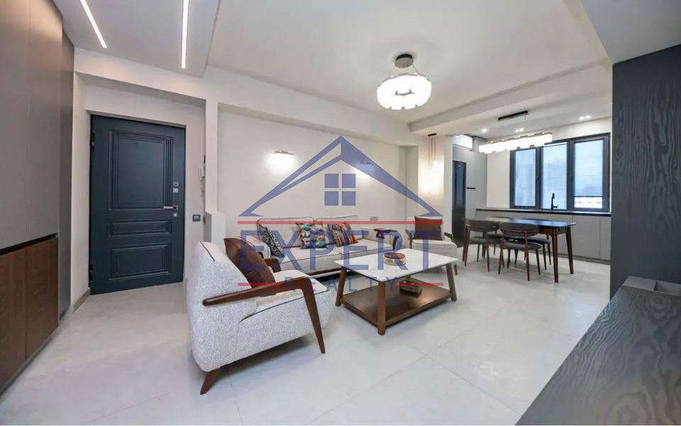 ԿԵՆՏՐՈՆ, ԵԶՆԻԿ ԿՈՂԲԱՑԻ  3 ՍԵՆՅԱԿ