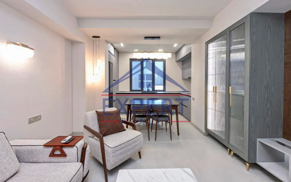 ԿԵՆՏՐՈՆ, ԵԶՆԻԿ ԿՈՂԲԱՑԻ  3 ՍԵՆՅԱԿ