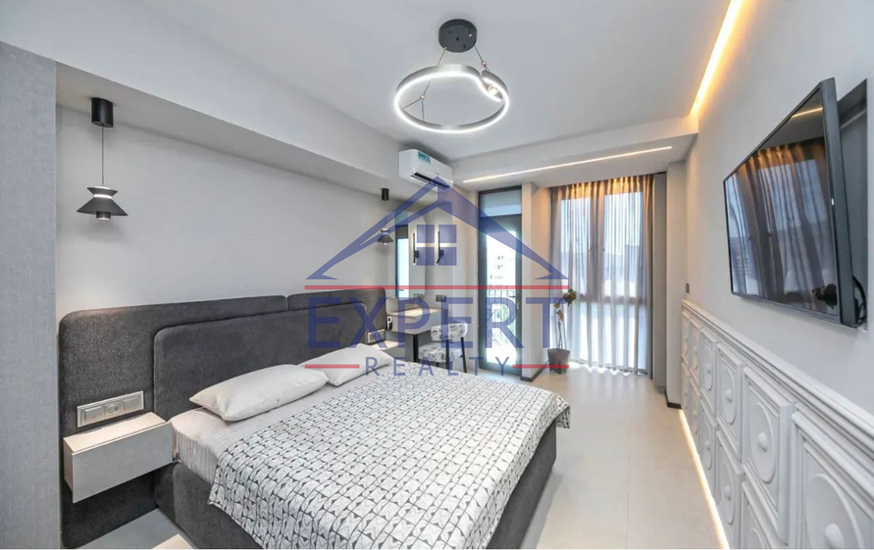 ԿԵՆՏՐՈՆ, ԵԶՆԻԿ ԿՈՂԲԱՑԻ  3 ՍԵՆՅԱԿ