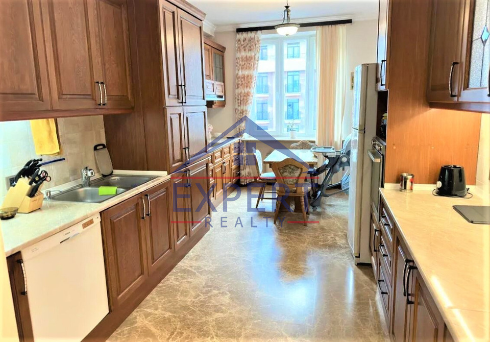 ԿԵՆՏՐՈՆ, ԱԲՈՎՅԱՆ ՓՈՂՈՑ, 4 ՍԵՆՅԱԿ