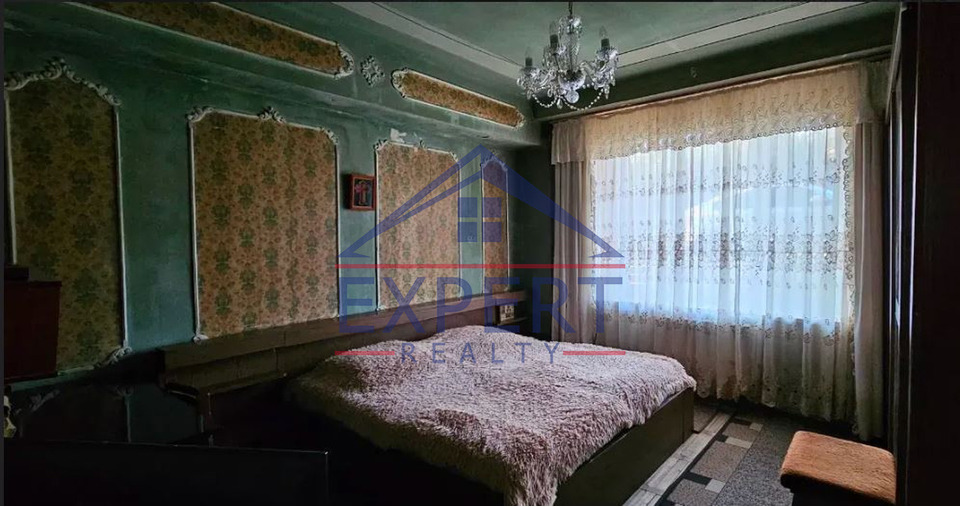 ԱՐԱԲԿԻՐ, ՀՈՎՍԵՓ ԷՄԻՆԻ ՓՈՂՈՑ 3 ՍԵՆՅԱԿ