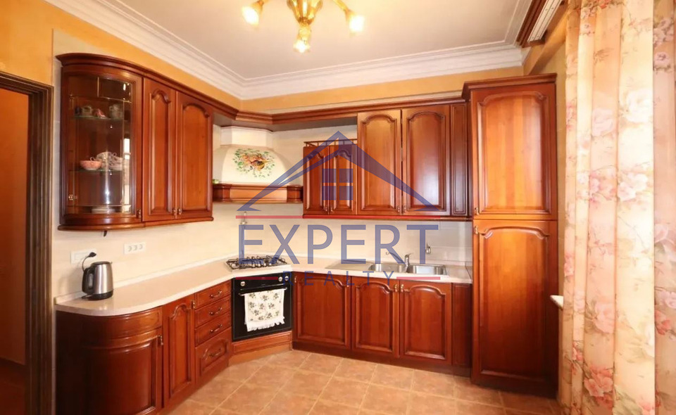 ԿԵՆՏՐՈՆ, ՎԱՐԴԱՆԱՆՑ ՓՈՂՈՑ, 4 ՍԵՆՅԱԿ