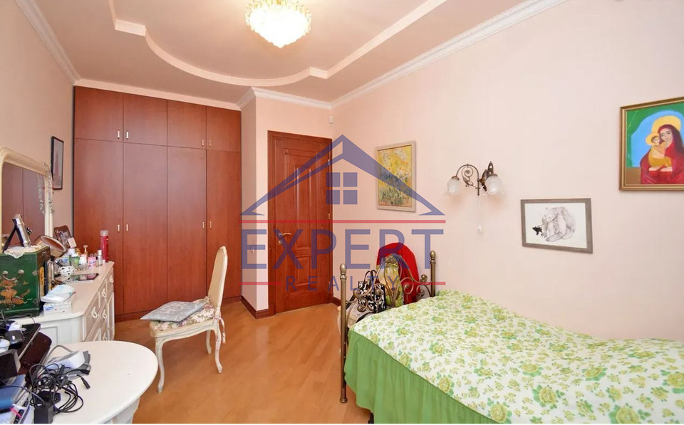 ԿԵՆՏՐՈՆ, ԱՐԱՄԻ ՓՈՂՈՑ, 4 ՍԵՆՅԱԿ