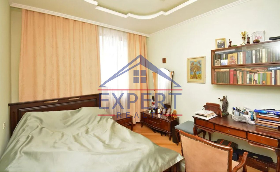 ԿԵՆՏՐՈՆ, ԱՐԱՄԻ ՓՈՂՈՑ, 4 ՍԵՆՅԱԿ