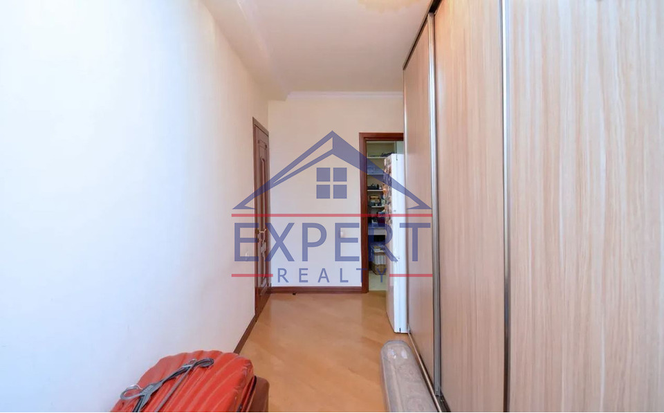 ԿԵՆՏՐՈՆ, ԱՐԱՄԻ ՓՈՂՈՑ, 4 ՍԵՆՅԱԿ