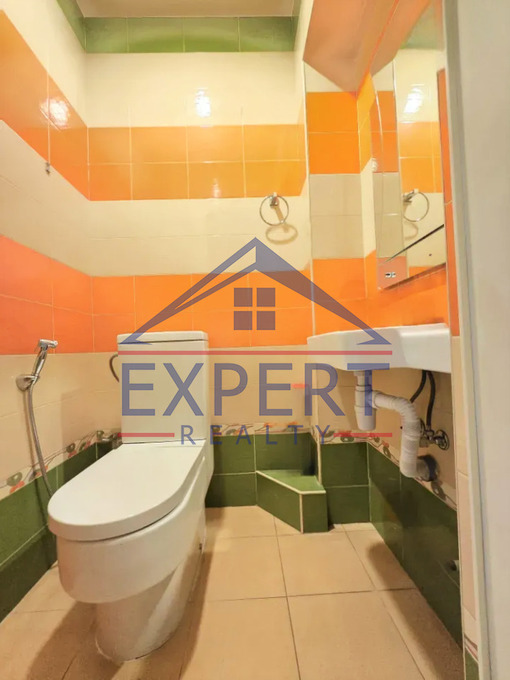 ԿԵՆՏՐՈՆ, ԱՄԻՐՅԱՆ ՓՈՂՈՑ, 3 ՍԵՆՅԱԿ