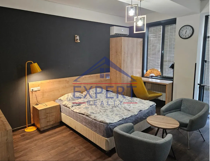 ԱՐԱԲԿԻՐ, ՎԱՀԱԳՆ ԴԱՎԹՅԱՆ ՓՈՂՈՑ, 1 ՍԵՆՅԱԿ