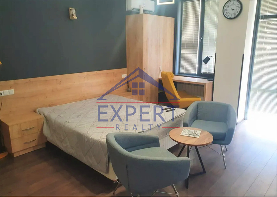 ԱՐԱԲԿԻՐ, ՎԱՀԱԳՆ ԴԱՎԹՅԱՆ ՓՈՂՈՑ, 1 ՍԵՆՅԱԿ