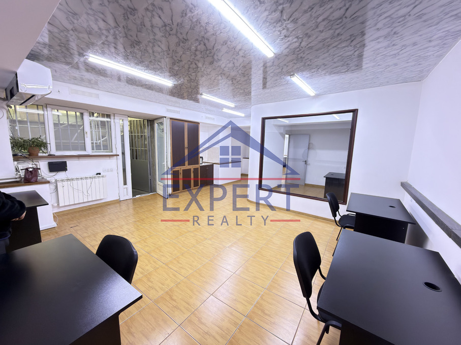 ԿԵՆՏՐՈՆ, ՊՈՒՇԿԻՆԻ ՓՈՂՈՑ, 83ՔՄ