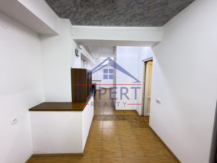 ԿԵՆՏՐՈՆ, ՊՈՒՇԿԻՆԻ ՓՈՂՈՑ, 83ՔՄ