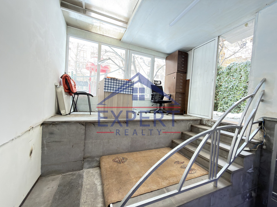 ԿԵՆՏՐՈՆ, ՊՈՒՇԿԻՆԻ ՓՈՂՈՑ, 83ՔՄ