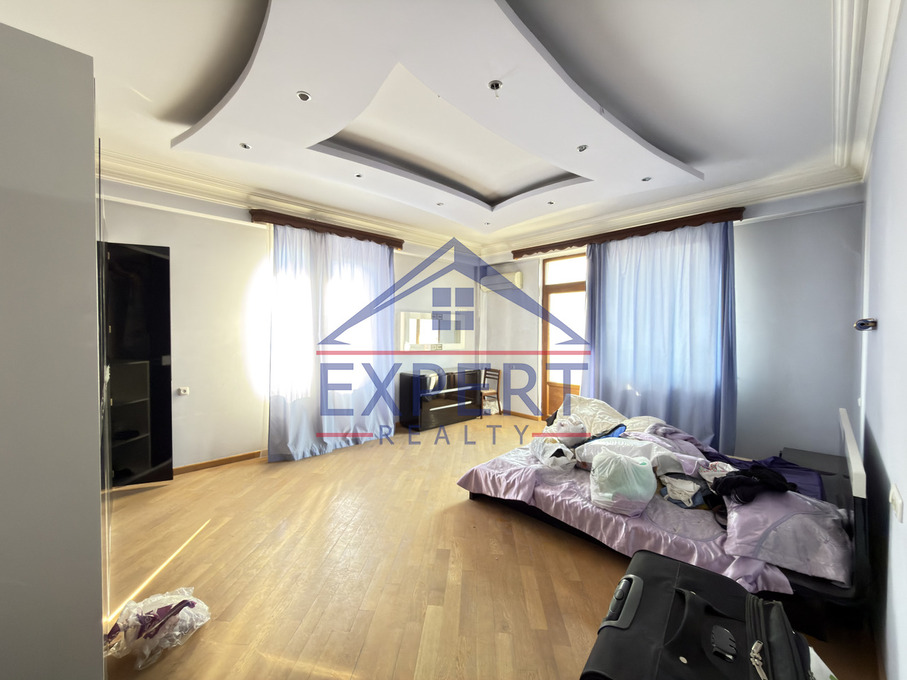 ԿԵՆՏՐՈՆ, ՎԱՐԴԱՆԱՆՑ ՓՈՂՈՑ, 4 ՍԵՆՅԱԿ