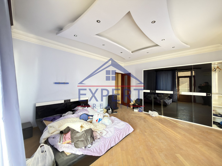 ԿԵՆՏՐՈՆ, ՎԱՐԴԱՆԱՆՑ ՓՈՂՈՑ, 4 ՍԵՆՅԱԿ