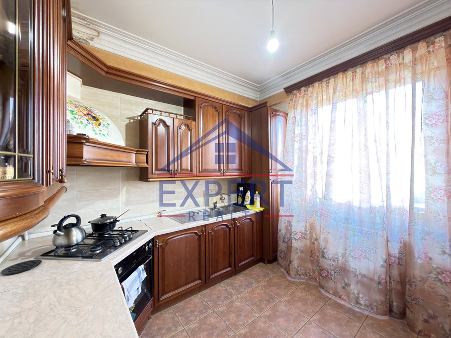 ԿԵՆՏՐՈՆ, ՎԱՐԴԱՆԱՆՑ ՓՈՂՈՑ, 4 ՍԵՆՅԱԿ