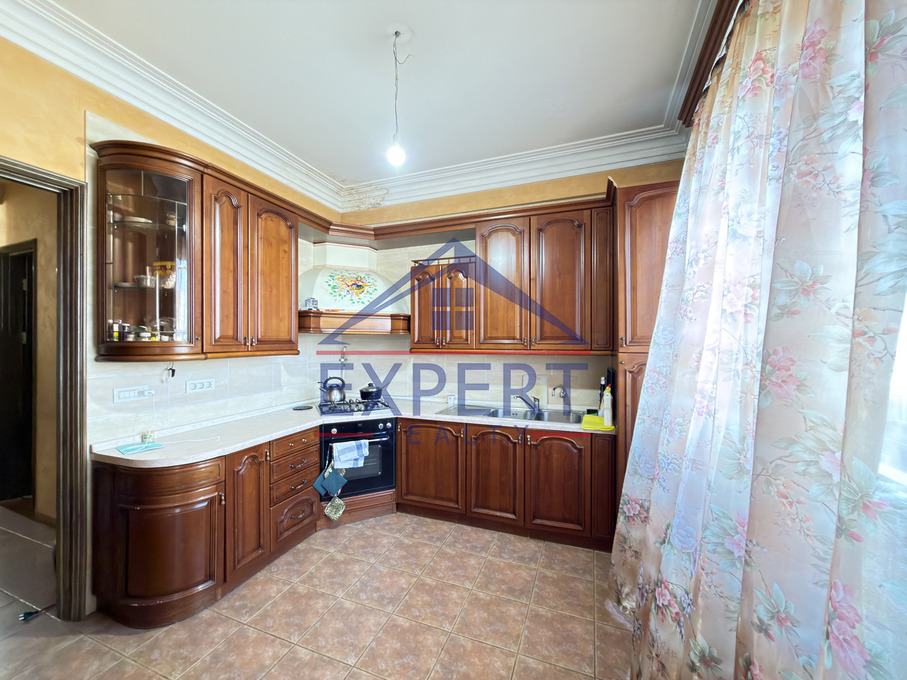 ԿԵՆՏՐՈՆ, ՎԱՐԴԱՆԱՆՑ ՓՈՂՈՑ, 4 ՍԵՆՅԱԿ