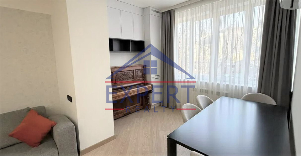 ԿԵՆՏՐՈՆ, ՍԱՅԱԹ ՆՈՎԱ ՊՈՂՈՏԱ, 3 ՍԵՆՅԱԿ