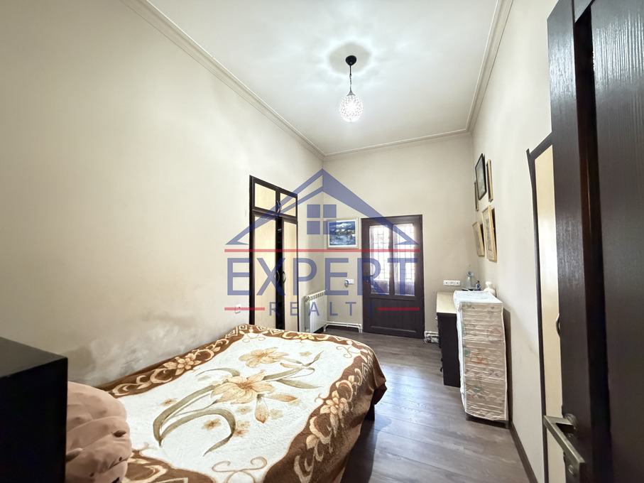 ԿԵՆՏՐՈՆ, ԲԱՂՐԱՄՅԱՆԻ ՊՈՂՈՏԱ, 4 ՍԵՆՅԱԿ