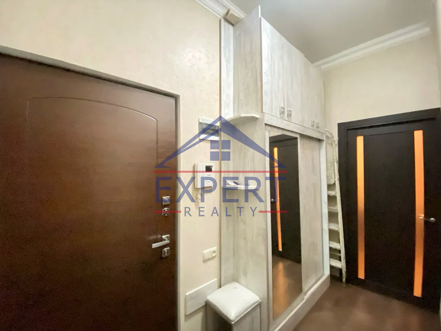 ԿԵՆՏՐՈՆ, ՄԱՇՏՈՑԻ ՊՈՂՈՏԱ, 2 ՍԵՆՅԱԿ