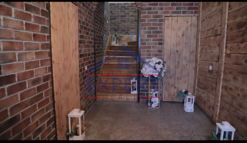 ԿԵՆՏՐՈՆ, ԼԵՌ ԿԱՄՍԱՐԻ ՓՈՂՈՑ, 4 ՍԵՆՅԱԿ