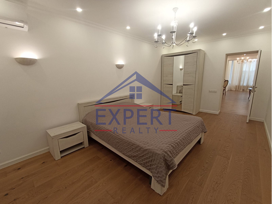 ԱՐԱԲԿԻՐ, ԱԶԱՏՈՒԹՅԱՆ ՊՈՂՈՏԱ, 4 ՍԵՆՅԱԿ