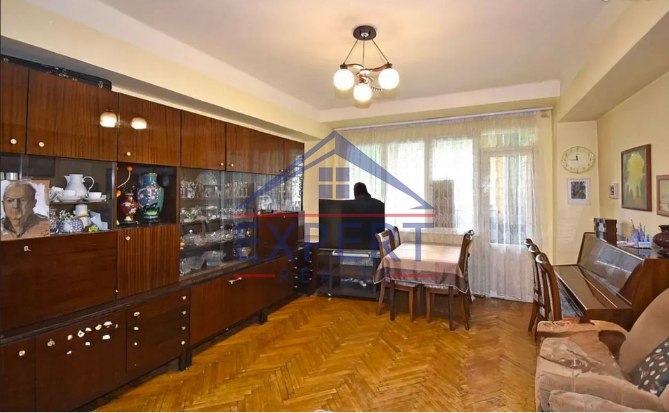 ԿԵՆՏՐՈՆ, ԵՐՎԱՆԴ ՔՈՉԱՐ  , 3 ՍԵՆՅԱԿ