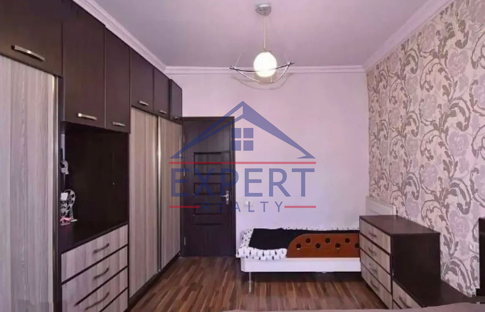 ԿԵՆՏՐՈՆ, ԵՐՎԱՆԴ ՔՈՉԱՐ  , 3 ՍԵՆՅԱԿ