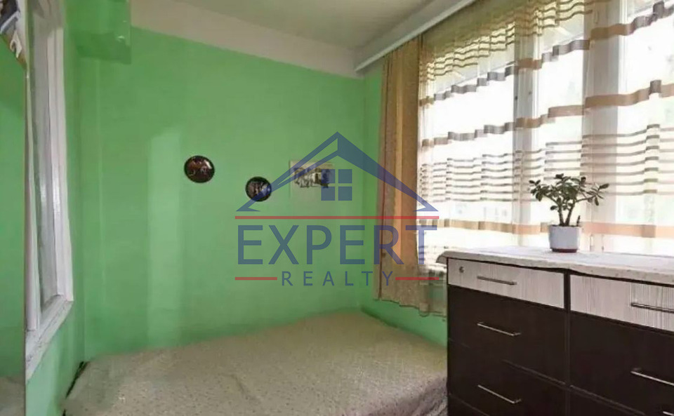 ԿԵՆՏՐՈՆ, ԵՐՎԱՆԴ ՔՈՉԱՐ  , 3 ՍԵՆՅԱԿ