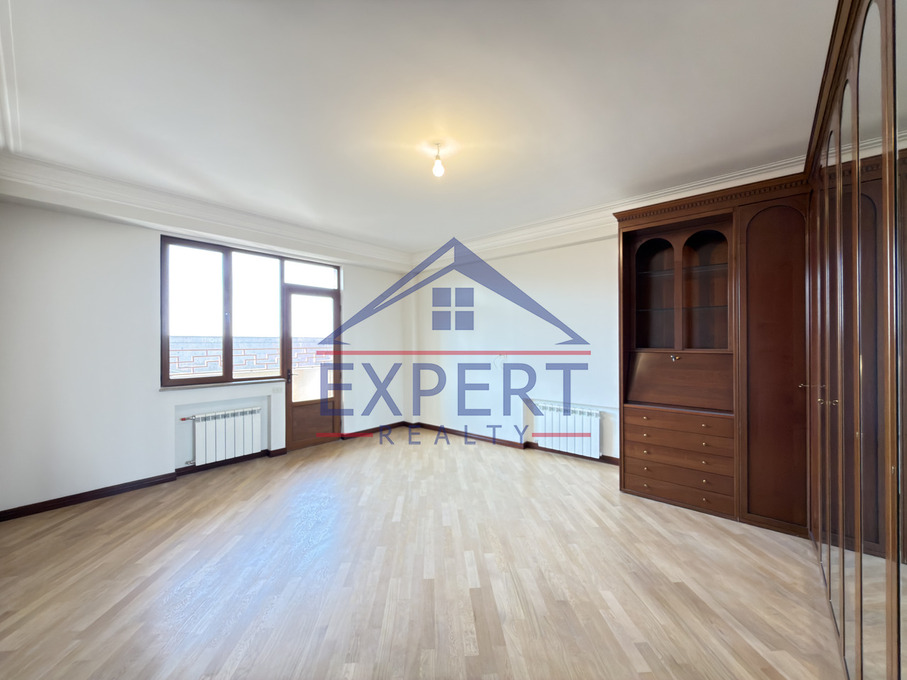 ԿԵՆՏՐՈՆ, ՎԱՐԴԱՆԱՆՑ ՓՈՂՈՑ, 4 ՍԵՆՅԱԿ