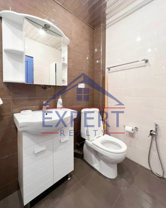 ԱՐԱԲԿԻՐ, ԱՐԱՄ ԽԱՉԱՏՐՅԱՆ ՓՈՂՈՑ, 3 ՍԵՆՅԱԿ