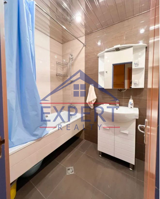 ԱՐԱԲԿԻՐ, ԱՐԱՄ ԽԱՉԱՏՐՅԱՆ ՓՈՂՈՑ, 3 ՍԵՆՅԱԿ