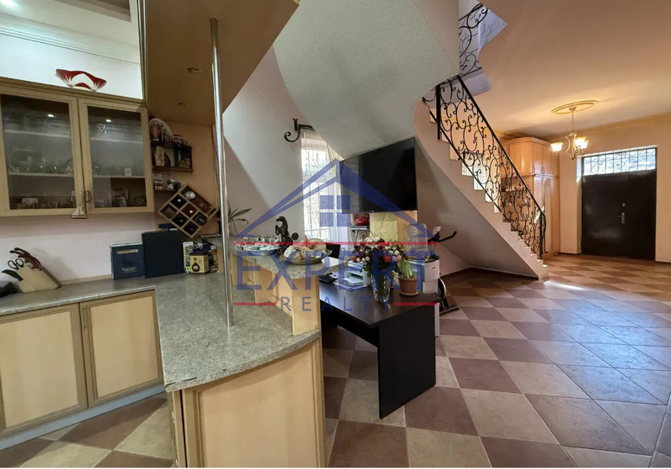 ՇԵՆԳԱՎԻԹ, ՄԱՐԿՎԱՐՏԻ ՓՈՂՈՑ, 340