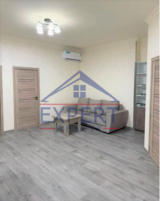 ԱՐԱԲԱԿԻՐ, ՆԱԻՐԻ ԶԱՐՅԱՆ ՓՈՂՈՑ, 3 ՍԵՆՅԱԿ