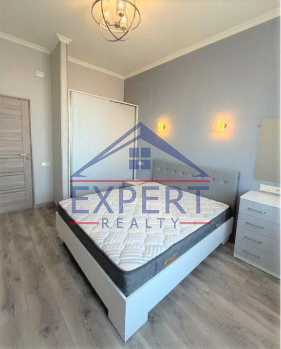 ԱՐԱԲԱԿԻՐ, ՆԱԻՐԻ ԶԱՐՅԱՆ ՓՈՂՈՑ, 3 ՍԵՆՅԱԿ