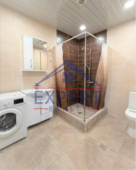 ԱՐԱԲԱԿԻՐ, ՆԱԻՐԻ ԶԱՐՅԱՆ ՓՈՂՈՑ, 3 ՍԵՆՅԱԿ