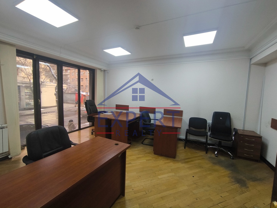 ԿԵՆՏՐՈՆ, ՎԱՐԴԱՆԱՆՑ ՓՈՂՈՑ, 3 ՍԵՆՅԱԿ