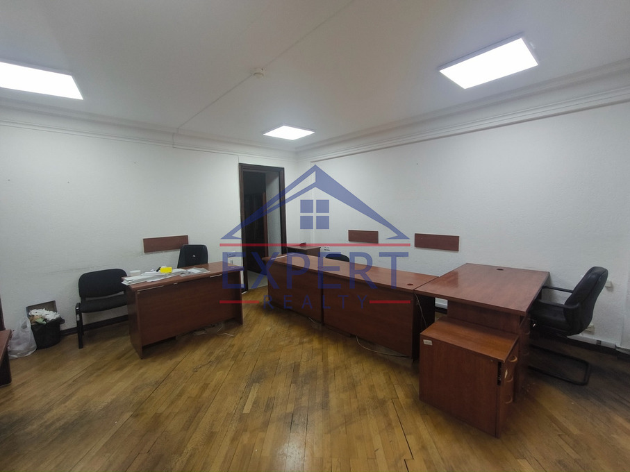 ԿԵՆՏՐՈՆ, ՎԱՐԴԱՆԱՆՑ ՓՈՂՈՑ, 3 ՍԵՆՅԱԿ