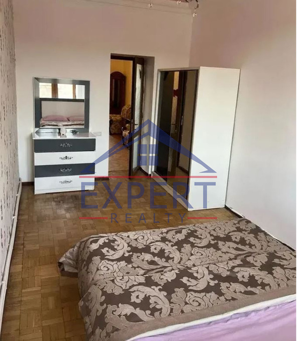 ԿԵՆՏՐՈՆ, ԽՈՐԵՆԱՑՈՒ ՓՈՂՈՑ, 4 ՍԵՆՅԱԿ