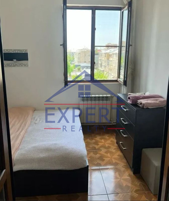 ԿԵՆՏՐՈՆ, ԽՈՐԵՆԱՑՈՒ ՓՈՂՈՑ, 4 ՍԵՆՅԱԿ