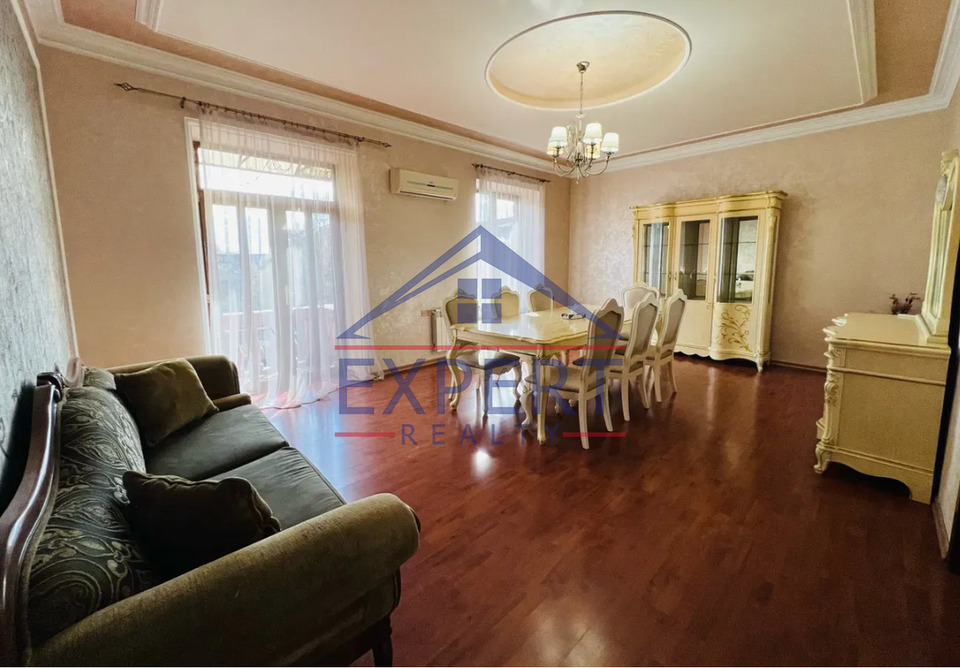 ԿԵՆՏՐՈՆ, ՄԱՇՏՈՑԻ ՊՈՂՈՏԱ, 3 ՍԵՆՅԱԿ