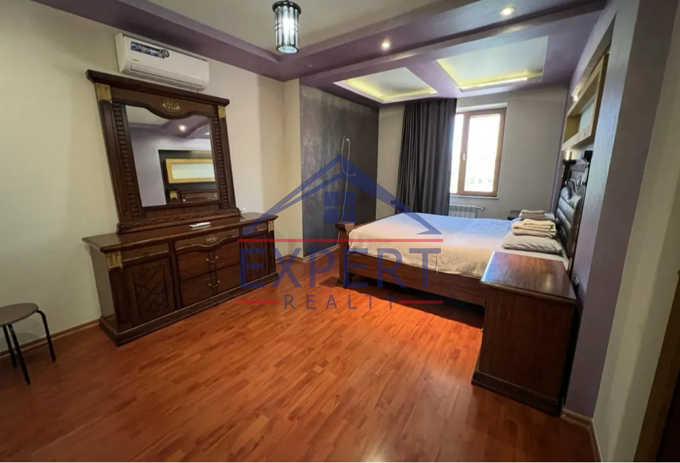 ԿԵՆՏՐՈՆ, ՄԱՇՏՈՑԻ ՊՈՂՈՏԱ, 3 ՍԵՆՅԱԿ