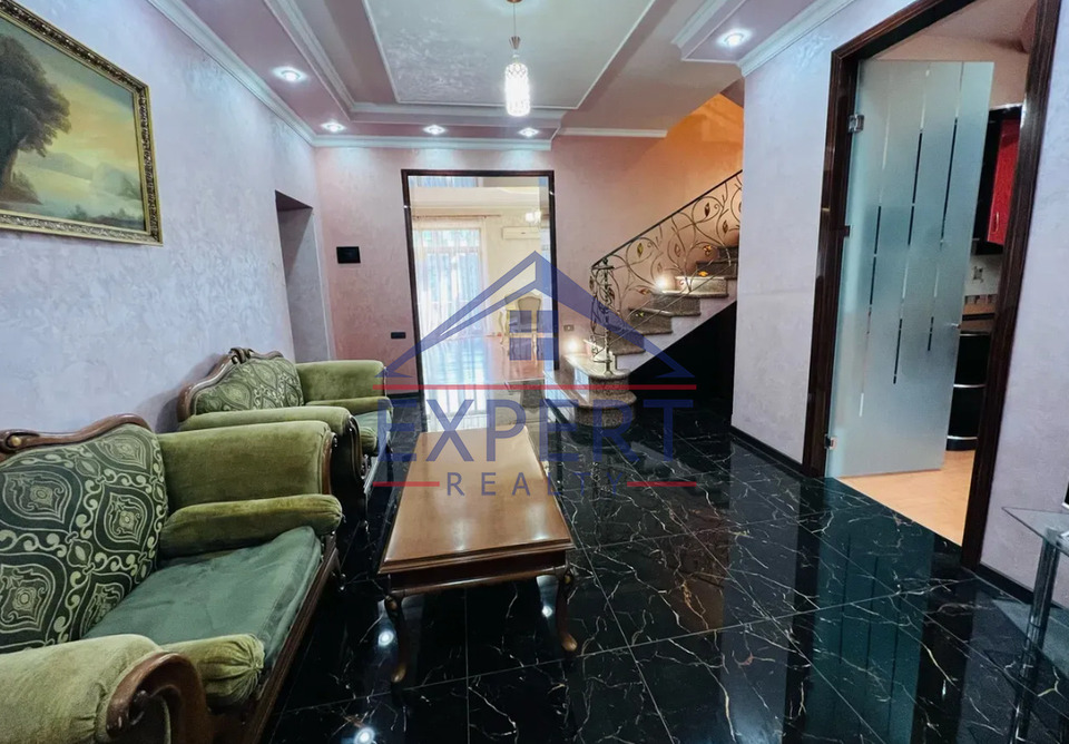 ԿԵՆՏՐՈՆ, ՄԱՇՏՈՑԻ ՊՈՂՈՏԱ, 3 ՍԵՆՅԱԿ